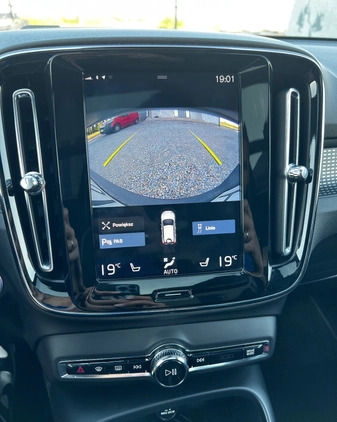 Volvo XC 40 cena 123000 przebieg: 166000, rok produkcji 2018 z Lewin Brzeski małe 232